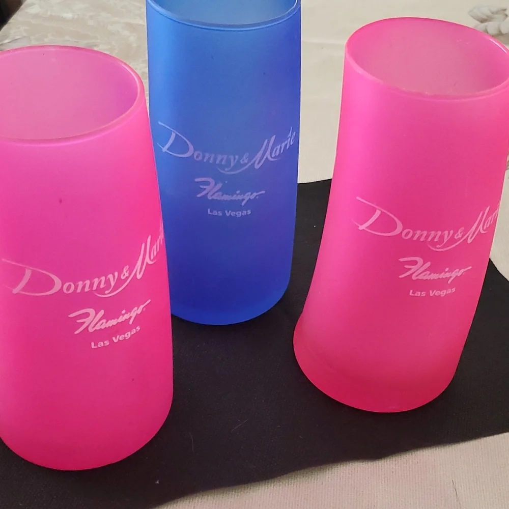 LAS VEGAS FLAMINGO DONNY & MARIE SHOW COCKTAIL GLASSES. SET OF 3.